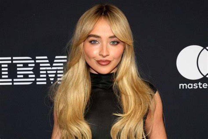Sabrina Carpenter a lansat singleul &bdquo;Skinny Dipping&rdquo; WeLoveMusic
