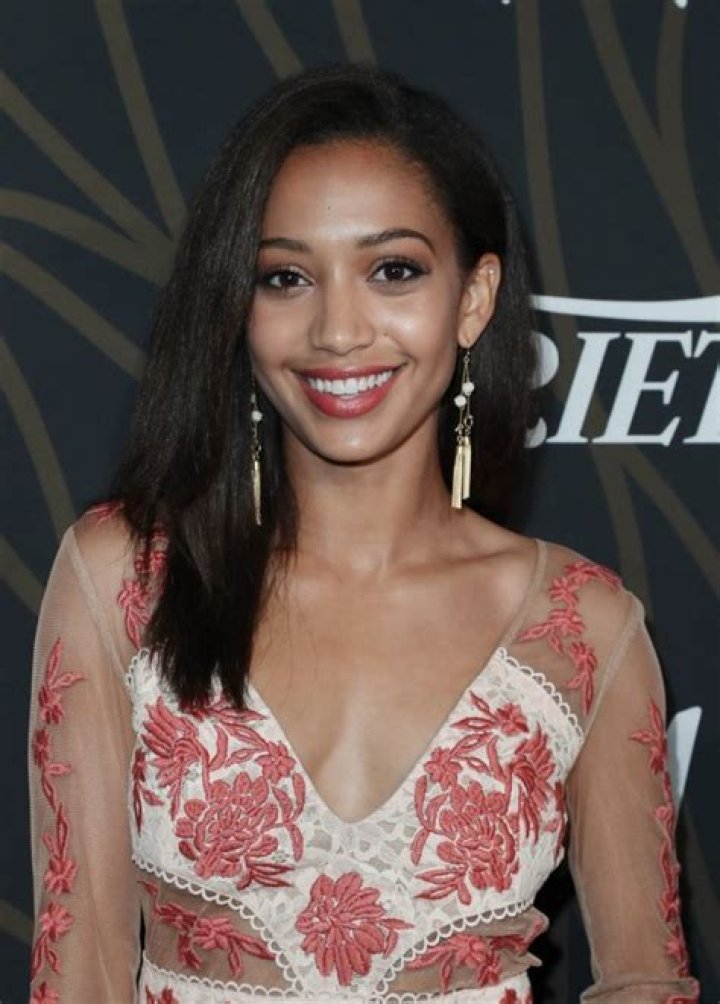 Samantha Logan Biography, Height & Life Story Super Stars Bio