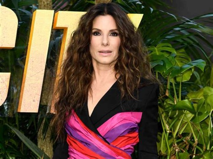 Sandra Bullock is a transgender YouTube