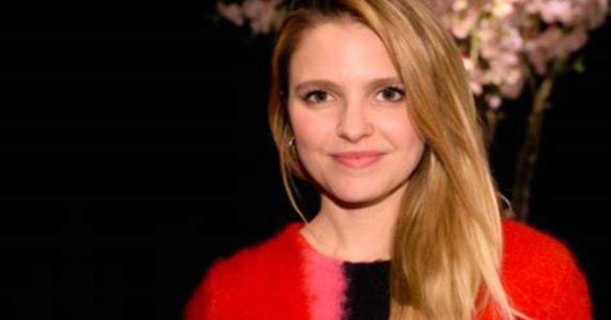 Sarah Jeanne Labrosse- Wiki, Height, Net Worth, Boyfriend, Dating