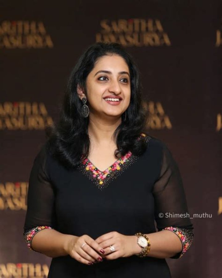 Saritha Jayasurya Photos (5) MixIndia