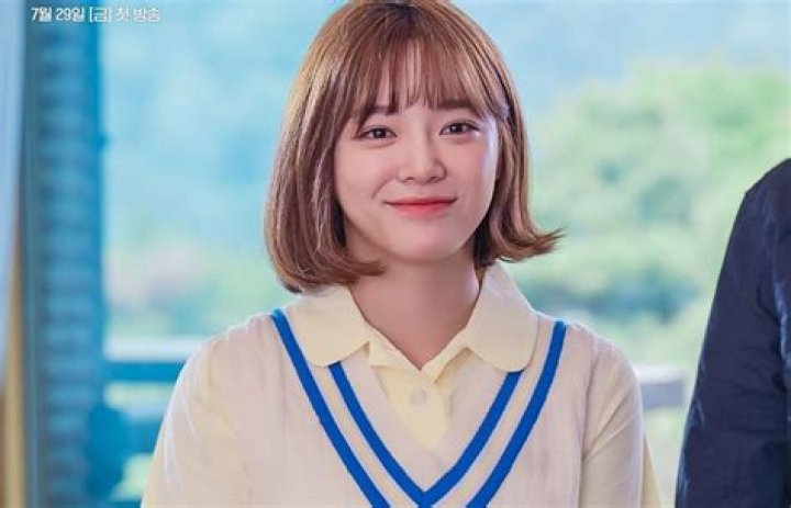 Sejeong Tunjukkan Kedekatan Dengan Cha Eun Woo Di Instagram