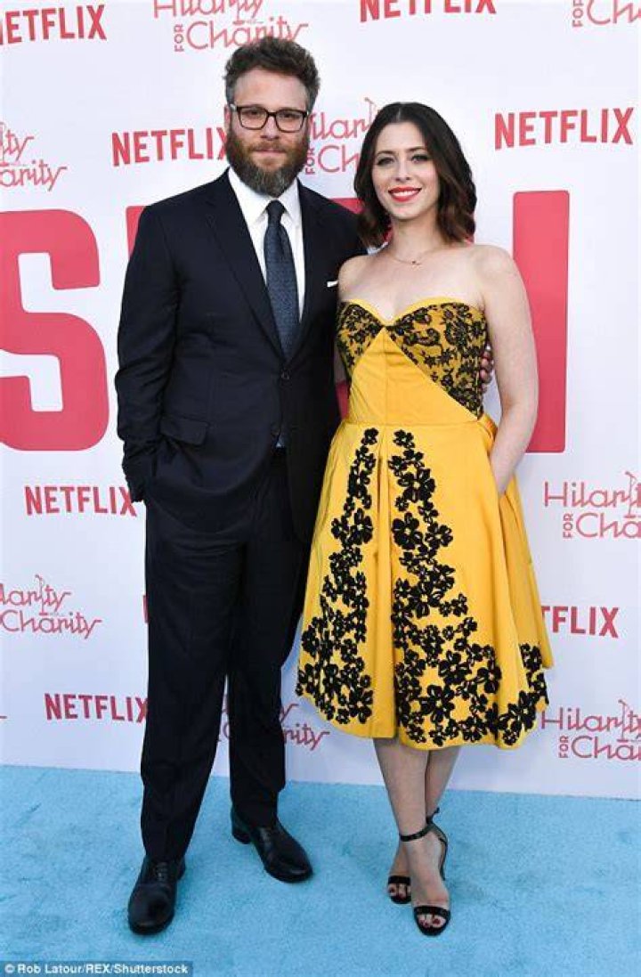 Seth Rogen & His Wife Lauren Miller Live A "Normal" Life, But Their