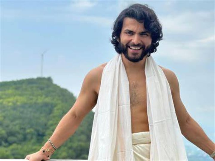 Shikhar Pahariya Age, Girlfriend, Family, Career Biography Info