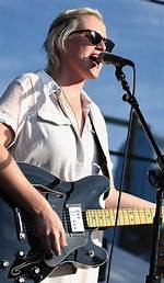 Songwriting and Musical Breakdown of Sarah Jaffe's "Clementine"