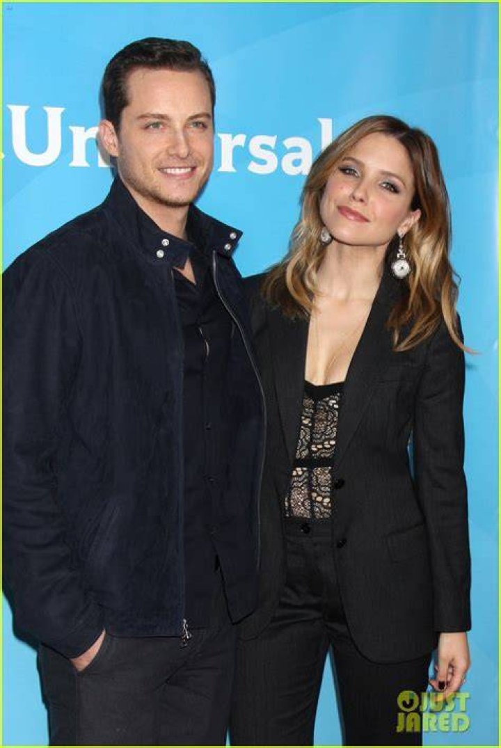 Sophia Bush & Jesse Lee Soffer Chicago Pd Cast, Chicago Shows, Chicago