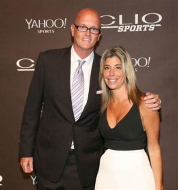 Stephanie Van Pelt (Scott Van Pelt Wife), Age, and Net Worth
