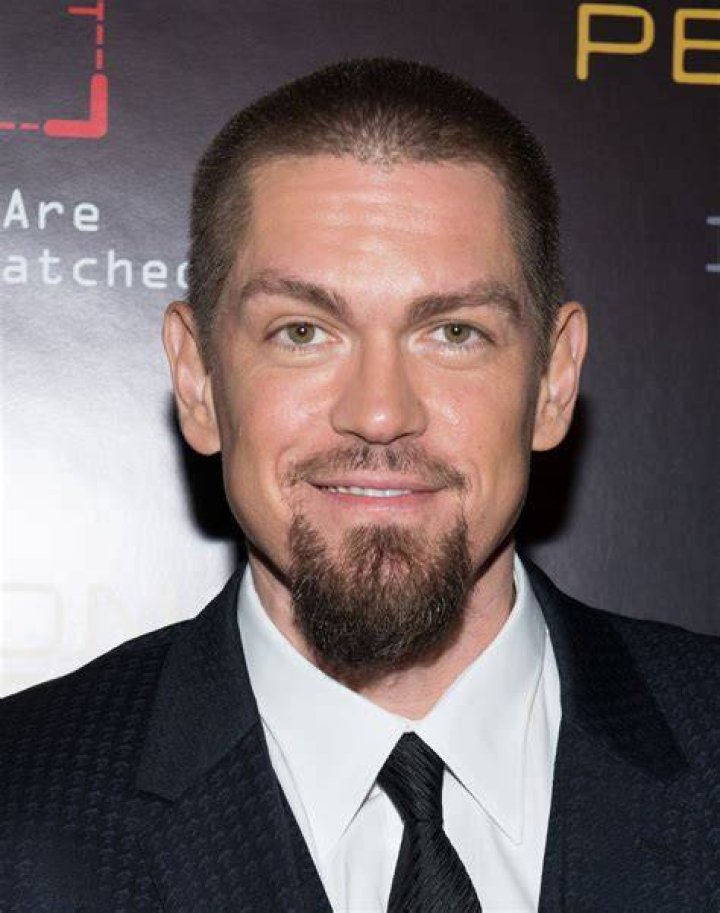 Steve Howey American Actor Highschool Cube