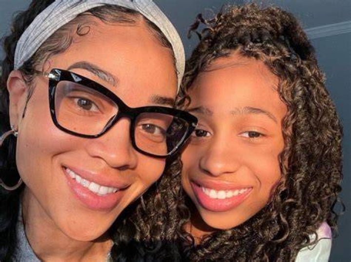 Stevie J & Mimi Faust Daughter Eva Shows Off Her Moves While Helping