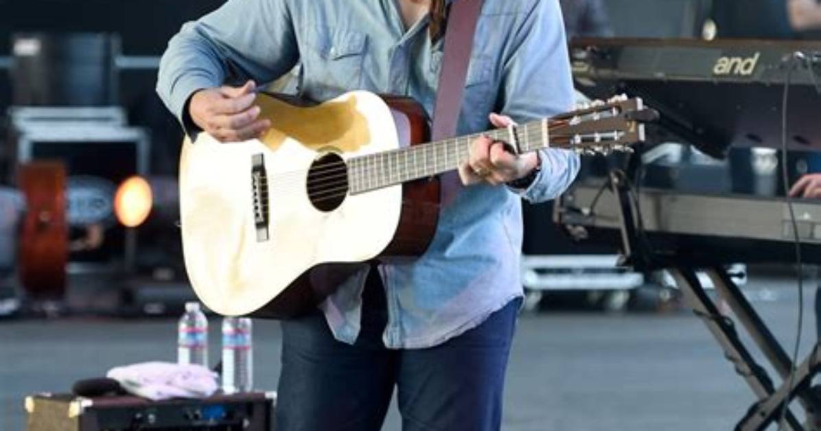 Sturgill Simpson Height