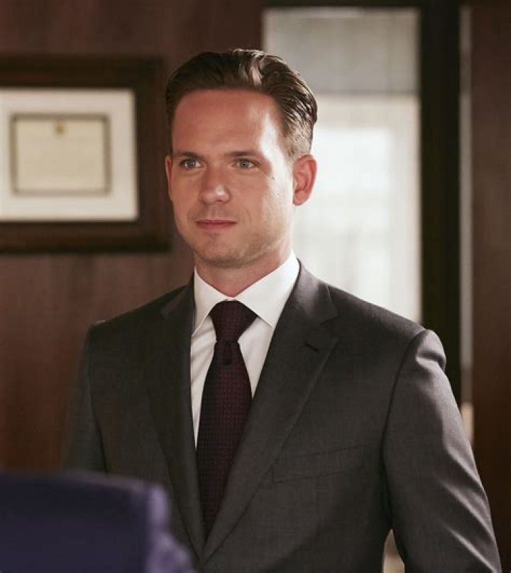 &lsquo;Suits&rsquo; Star Patrick J. Adams, &lsquo;Pretty Little Liars&rsquo; Actress Troian