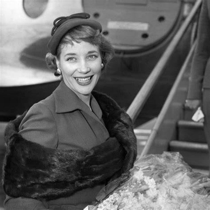 Sylvia Syms Dies ‘The Queen’ & ‘Victim’ Star Was 89 Hot Lifestyle News