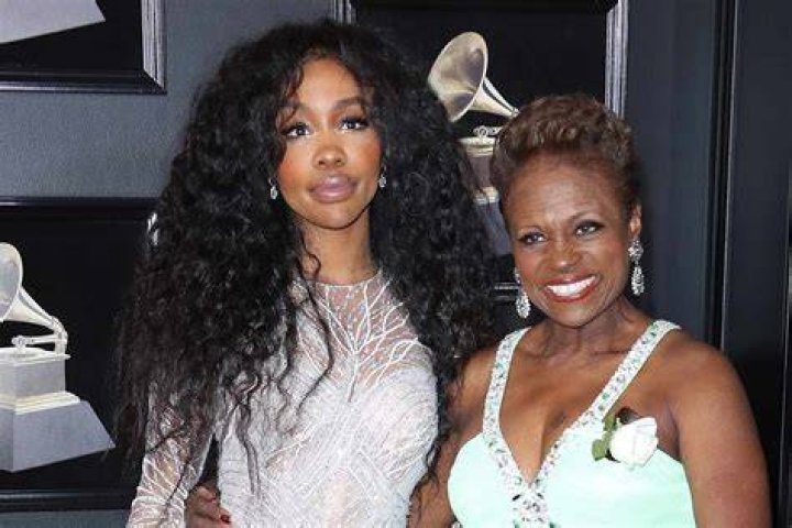 SZA parents Who are her father and mother?