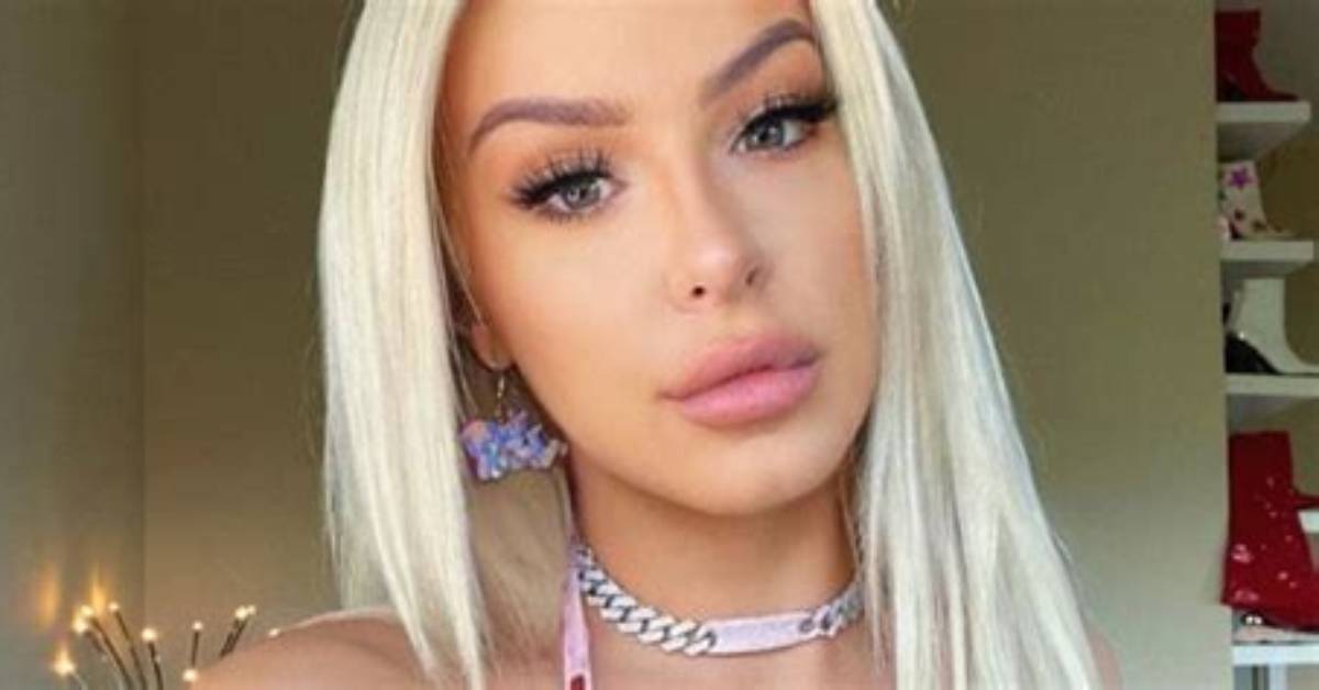 Tana Mongeau Wore Bikini and a Mask Grocery Store, for Reasons Unknown