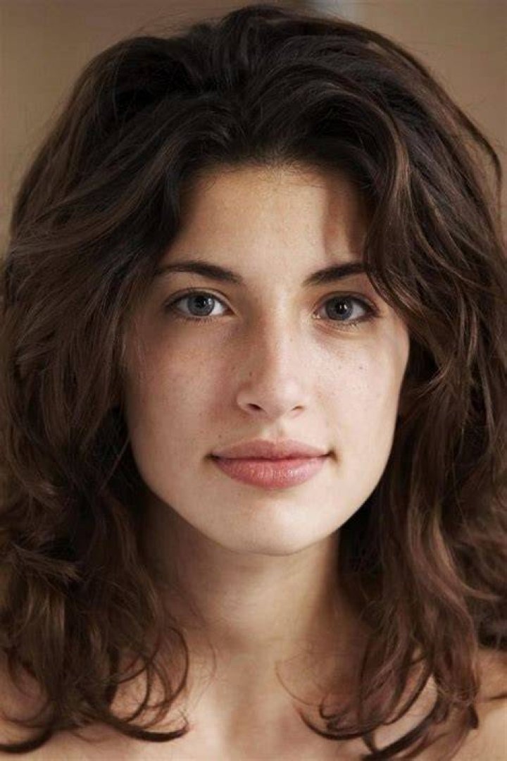 Tania Raymonde About Entertainment.ie