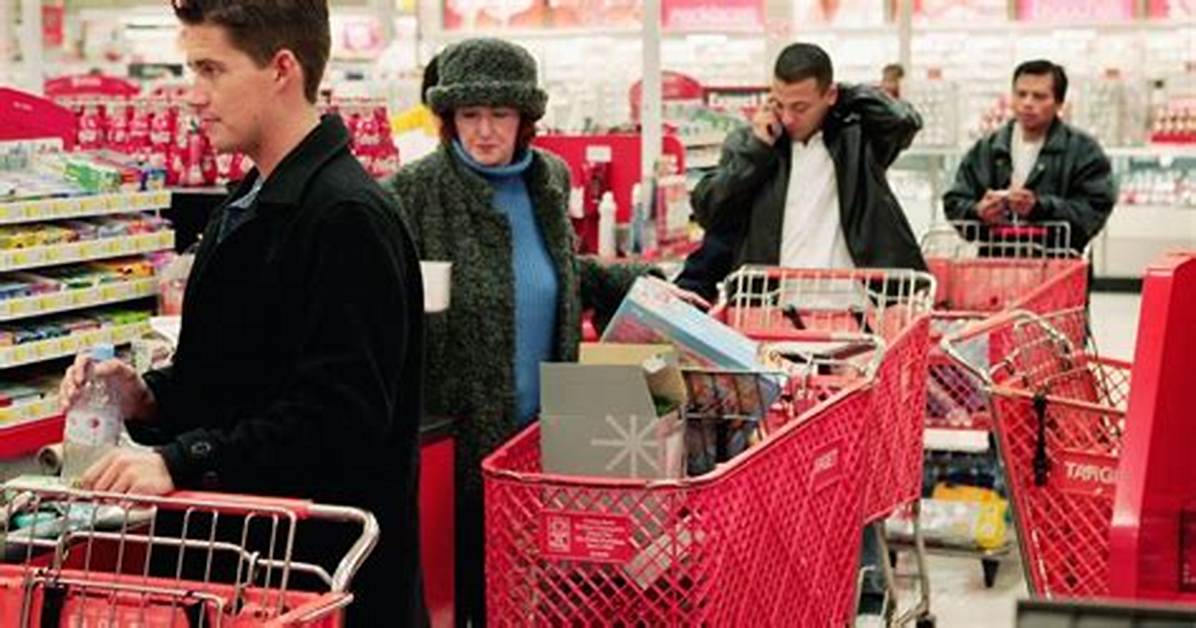 Target Customer Shares Trick to Skipping Long Checkout Lines in Viral Tiktok