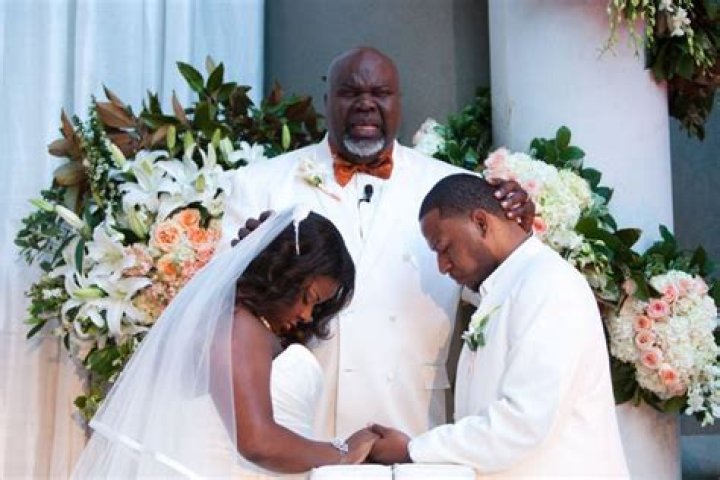 TD Jakes celebrates 39th wedding anniversary with wife, Serita