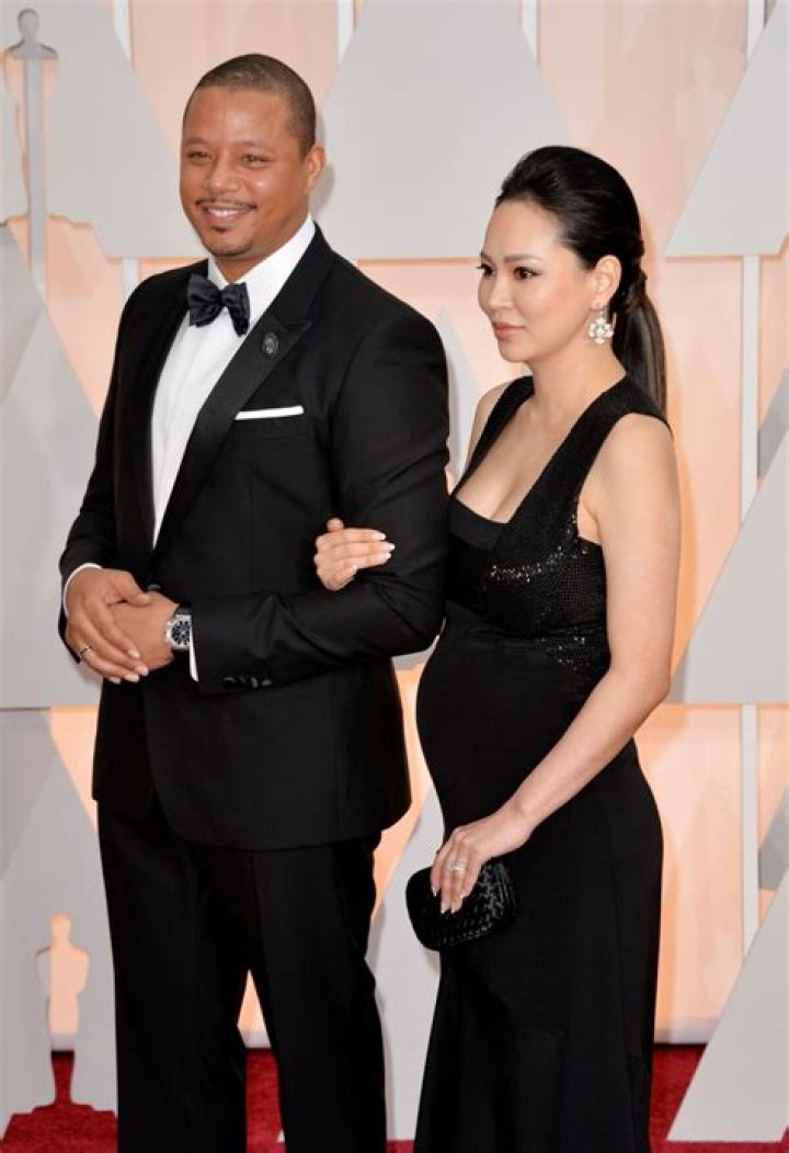 Terrence Howard est fianc&eacute; &agrave; son ex&eacute;pouse, Mira Pak d&eacute;couvrez la