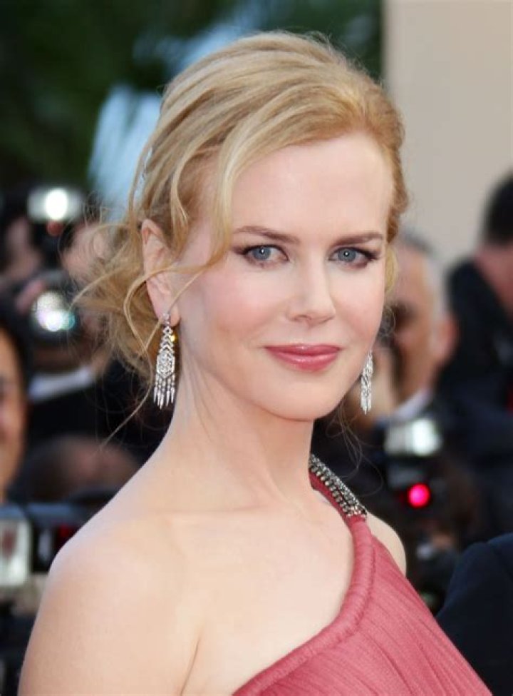 The Australian beauty Nicole Kidman is 5ft 10 &frac12; (1.79 m) tall Nicole