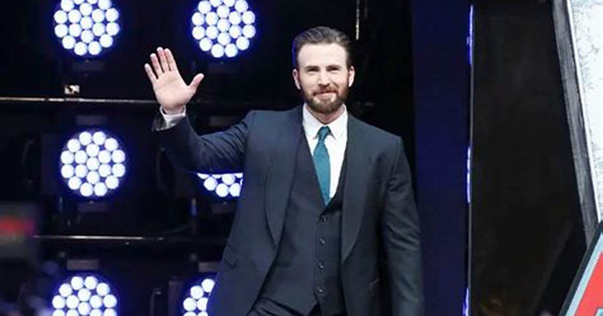 The Internet Suspects Chris Evans Is Single Again