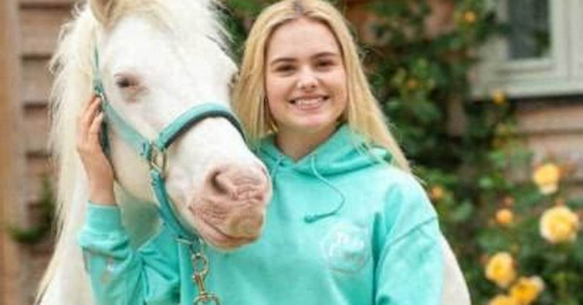 This Esme Bio, Wiki, Age, Boyfriend, Youtube, Horses, Joey, and Net Worth