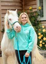 This Esme Bio, Wiki, Age, Boyfriend, Youtube, Horses, Joey, and Net Worth