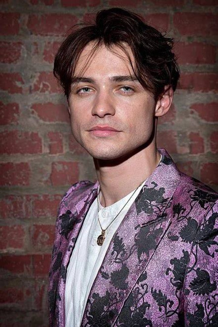 Thomas Doherty Wiki 2021 Net Worth, Height, Weight, Relationship
