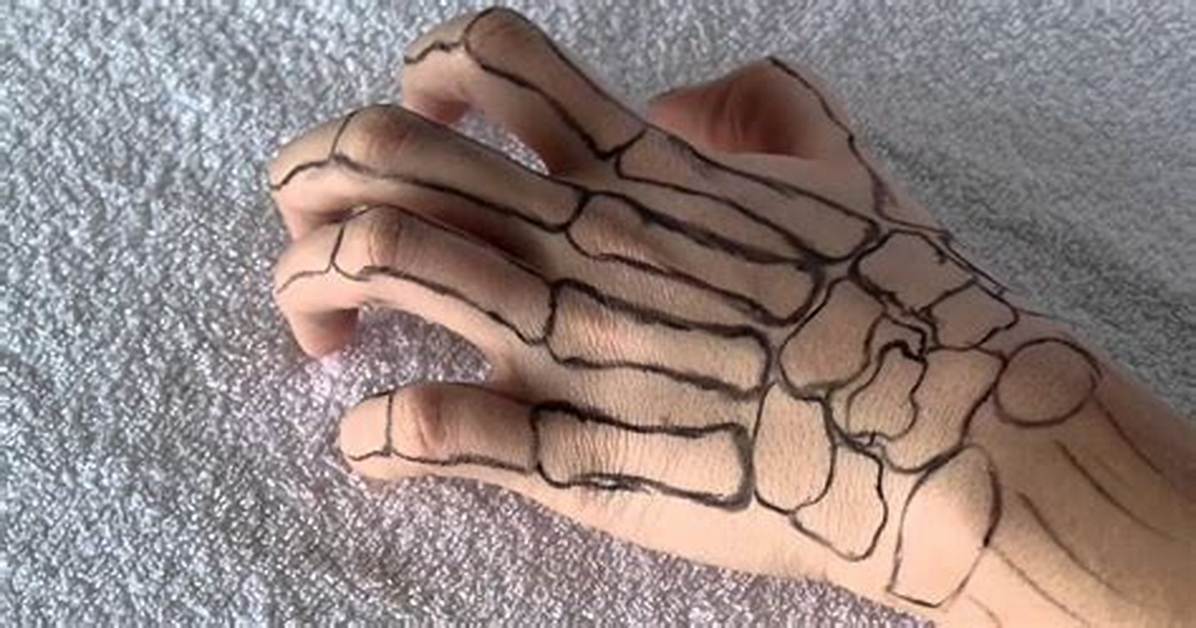Tiktok-Ers Are Obsessed with This Skeleton Hand Drawing Challenge
