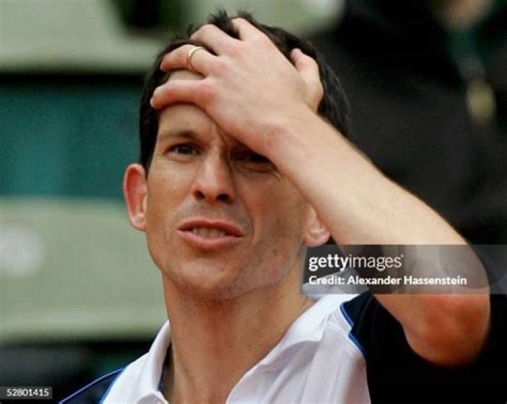 Tim Henman looks at the top contenders for the Wimbledon title Tennis