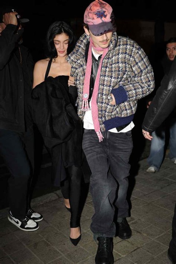 Timothee Chalamet & Kylie Jenner Hold Hands, Kiss, & Look So Happy at