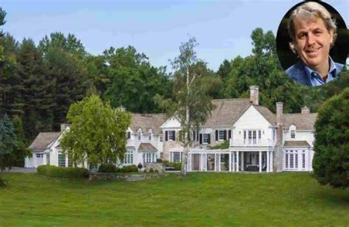Todd Boehly house Where does Todd Boehly live with his family?