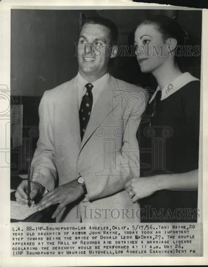 Toni Wayne LaCava (daughter) Wayne family, John wayne, Wayne