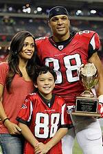 Tony Gonzalez Bio: News, Stats, Wife, Net Worth, Nationality
