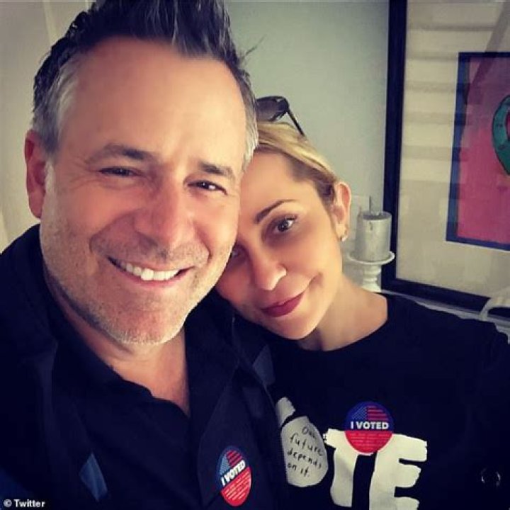 Two Democrat supporting actresses film their Uber driver screaming at