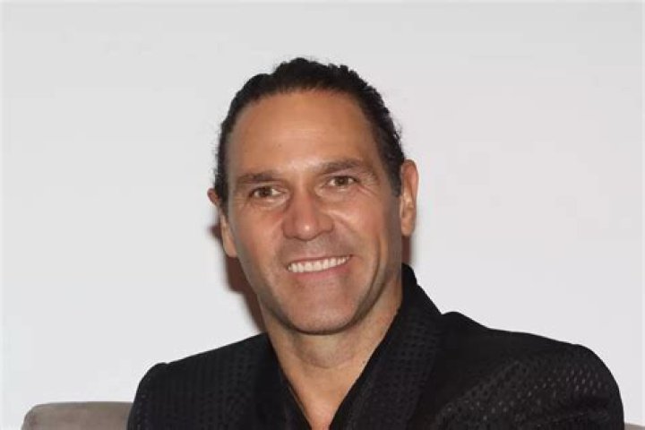 Valentino Lanus dating 2023 profile