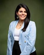 Vivian Salama