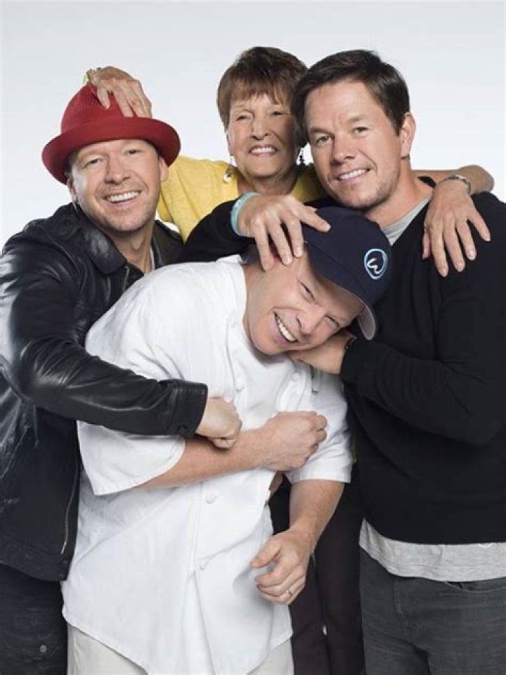Wahlberg Brothers, Celebrities Male, Celebs, Robert Michaels, Donnie