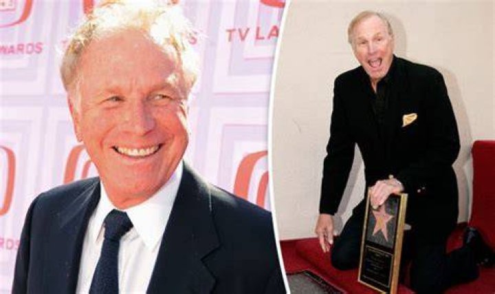 Wayne Rogers dead M*A*S*H actor passes away aged 82 Celebrity News