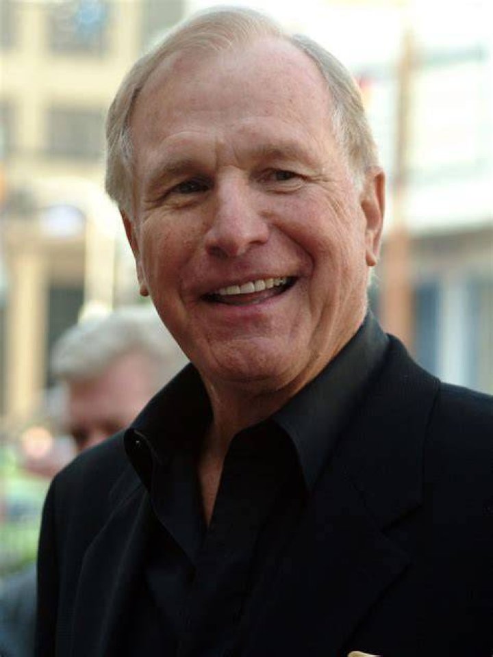 Wayne Rogers IMDb