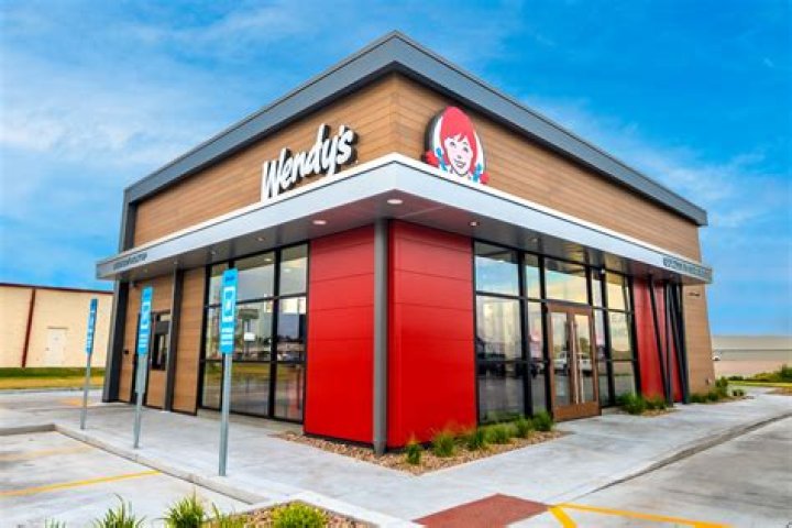 Wendy&rsquo;s restaurant NEWEST TV commercial with Reggie Miller, and Kathryn