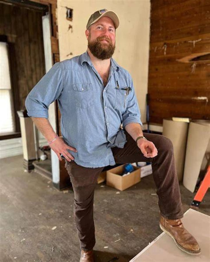 What Happened to Ben Napier? &lsquo;Home Town&rsquo; Star Undergoes Painful Surgery