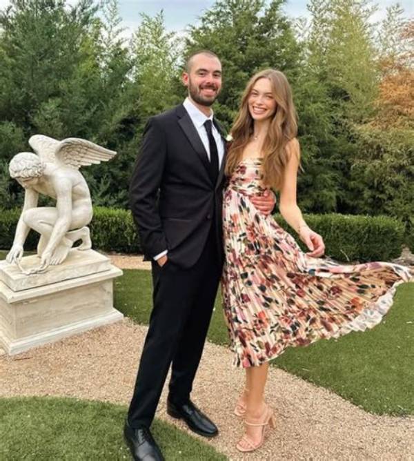 What Is Lani Randol Age? Net Worth, Bio, Wiki, Career, Husband, Instagram and Photos