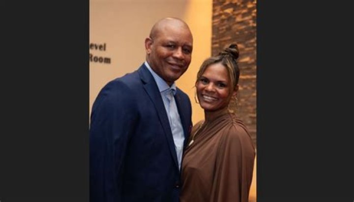 Who is Andrea Autry wife of Adrian Autry, bio, family, children, job