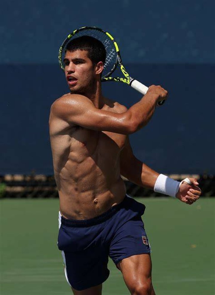 Who is Carlos Alcaraz’s girlfriend, Maria Gonzalez? FirstSportz