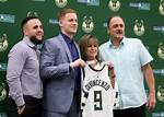 Who Is Donte Divincenzo Brother John A. Divincenzo? Age Gap