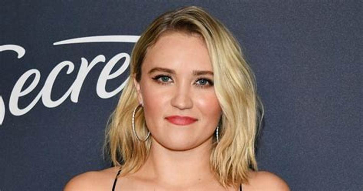 Who Is Emily Osment Dating Right Now? Here's What We Know