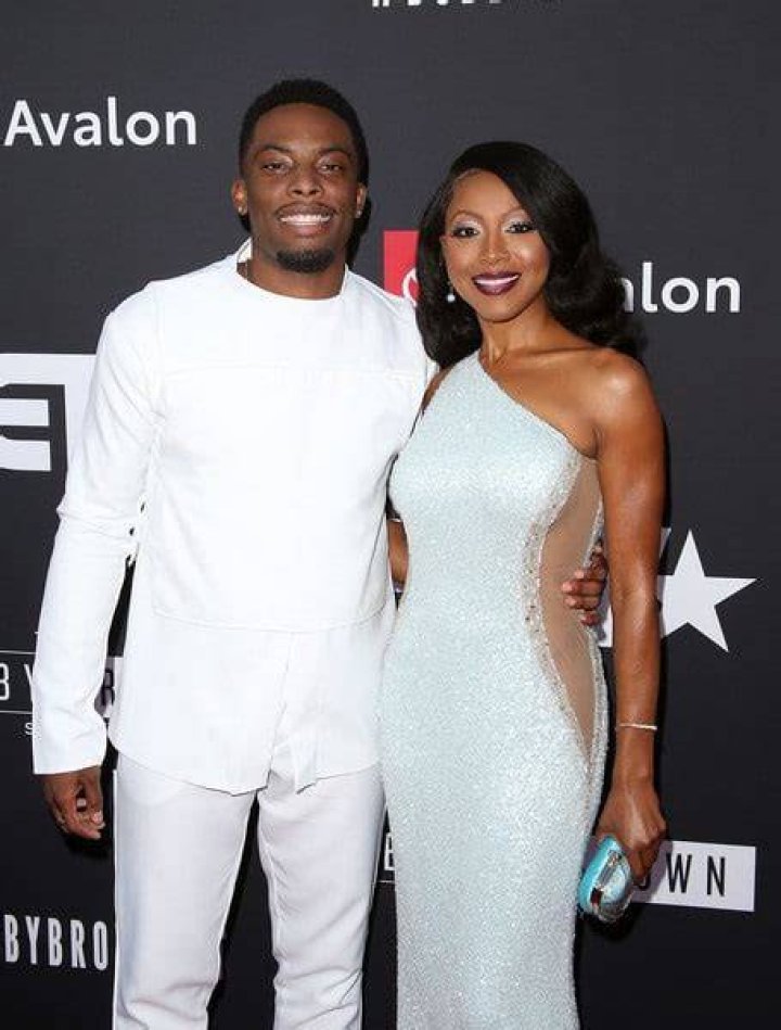 Who Is Gabrielle Dennis Husband? Peter Haskins Age Gap; Family