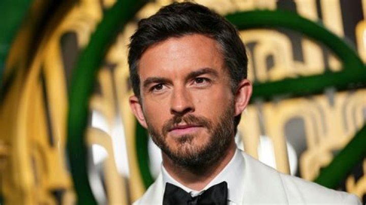 Who Is Jonathan Bailey From Bridgerton? POPSUGAR Celebrity UK