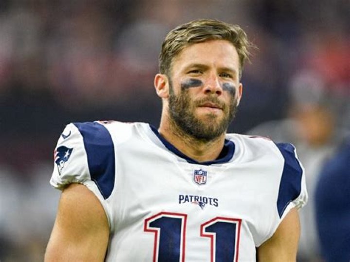Who is Julian Edelman's girlfriend Daiane Sodre?