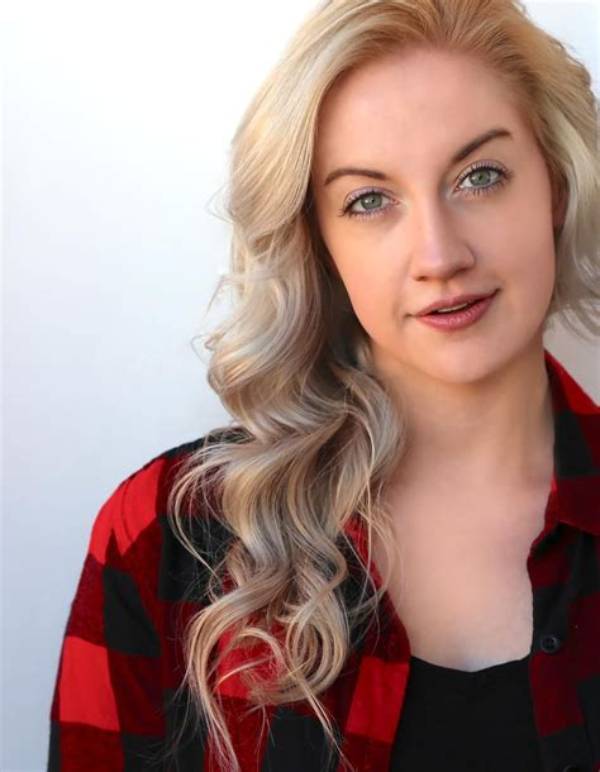 Who Is Laura Linda Bradley from Raymond & Ray?